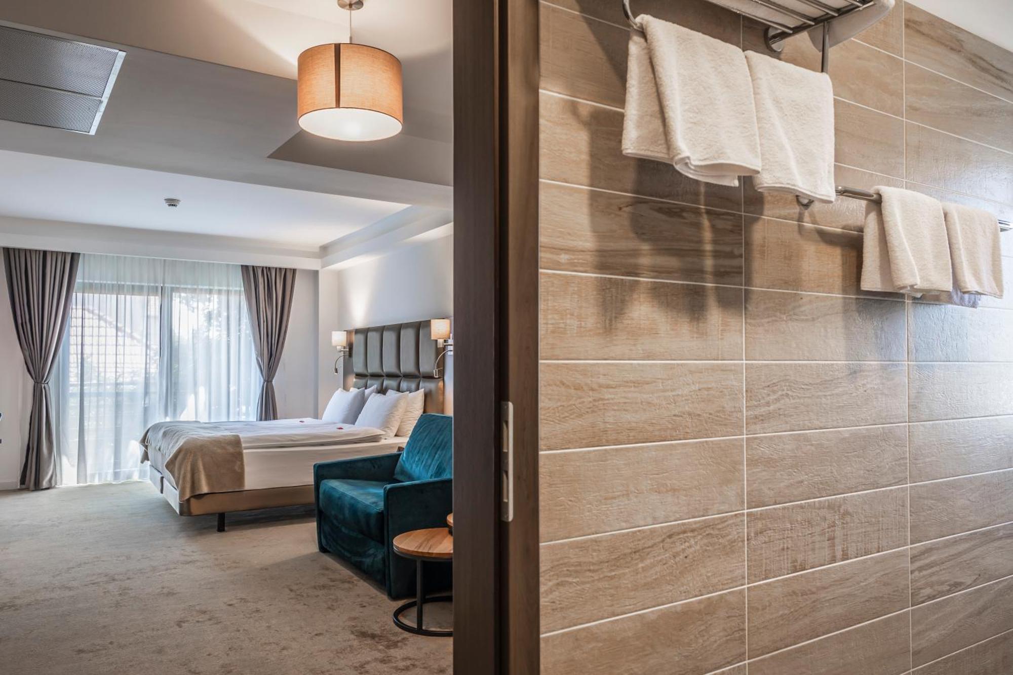 Charm Boutique Hotel Satu Mare Exterior foto