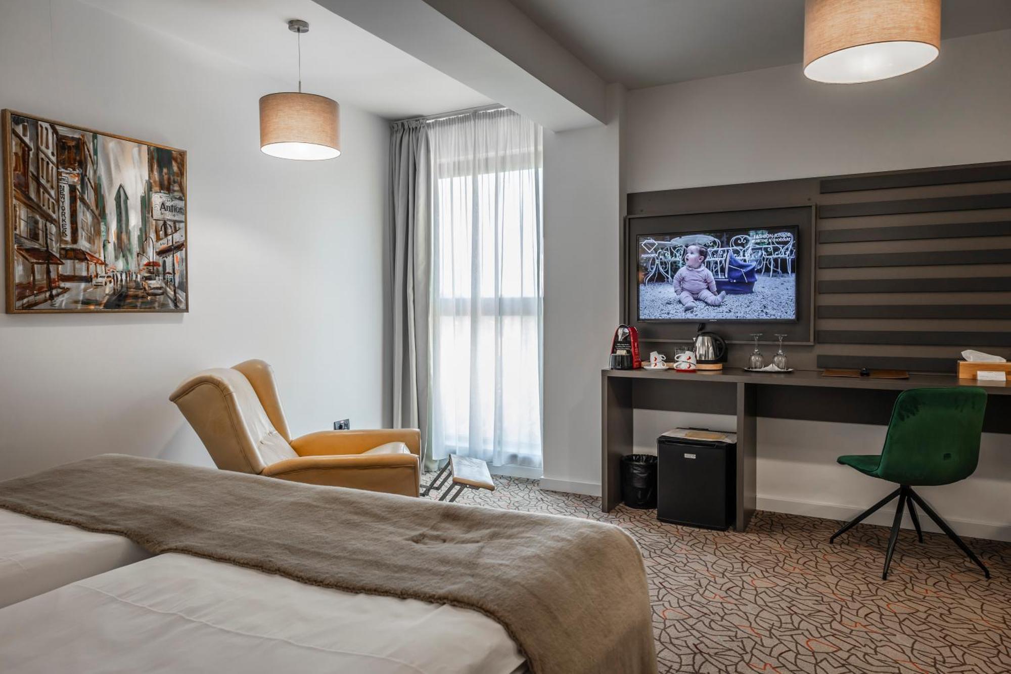Charm Boutique Hotel Satu Mare Exterior foto